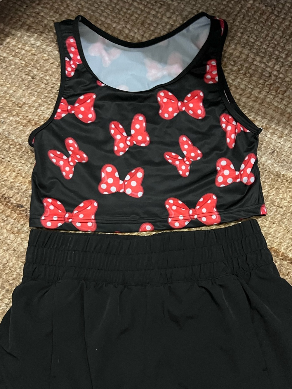 🎀 Minnie Disney black, red & white polka dot bows crop athletic tank top New